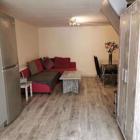 Palaz 1 - 2 Bedroom Garden Flat Edmonton Luaran gambar