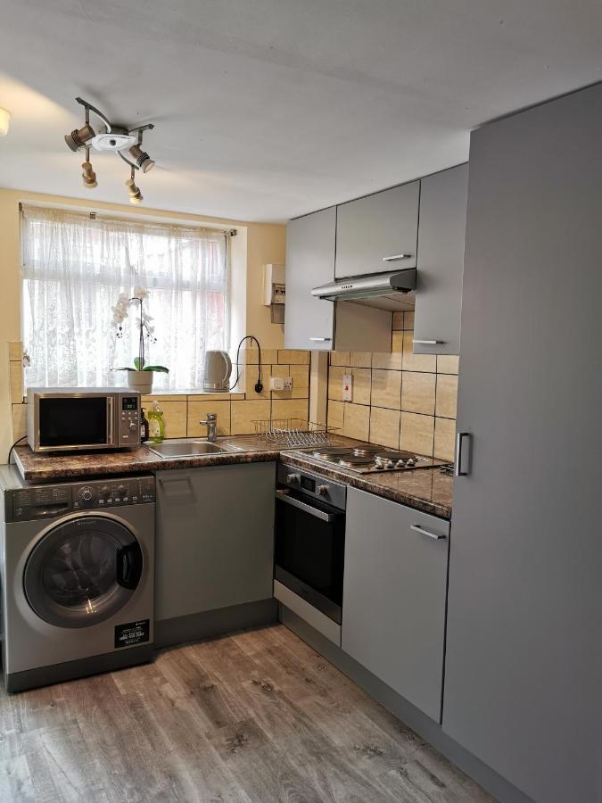 Palaz 1 - 2 Bedroom Garden Flat Edmonton Luaran gambar