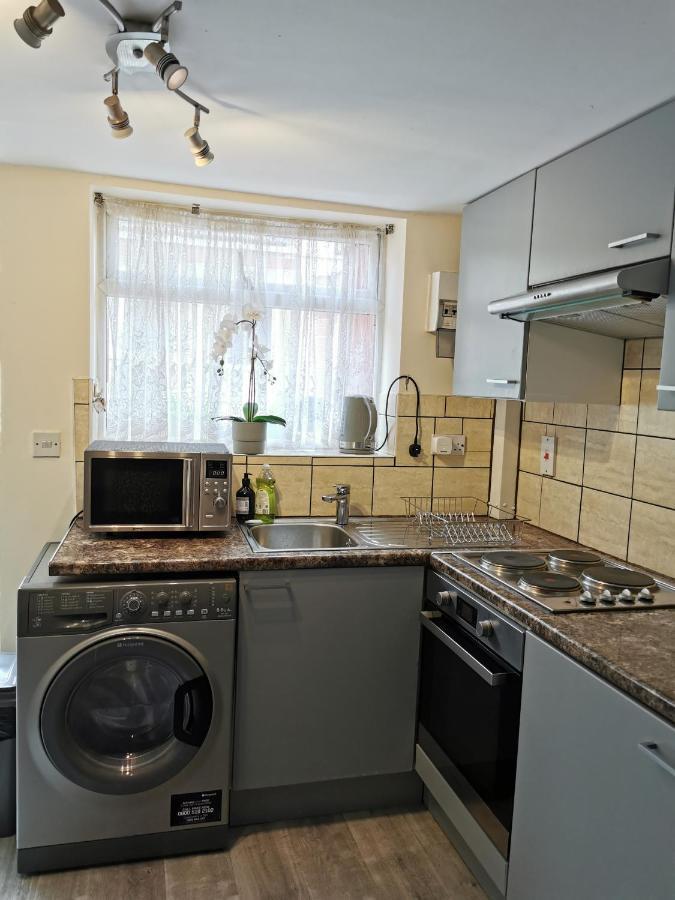 Palaz 1 - 2 Bedroom Garden Flat Edmonton Luaran gambar