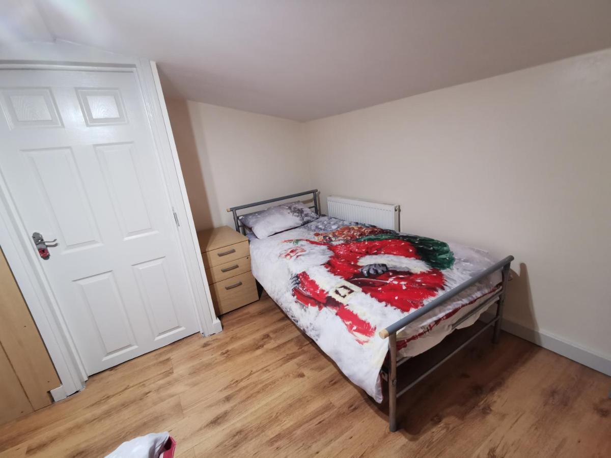 Palaz 1 - 2 Bedroom Garden Flat Edmonton Luaran gambar