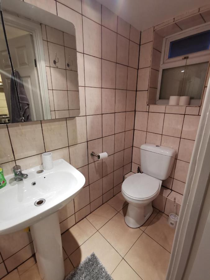 Palaz 1 - 2 Bedroom Garden Flat Edmonton Luaran gambar